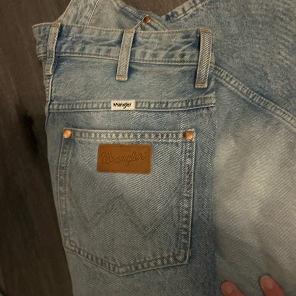 Wrangler Light Blue Women's Straight-Leg Jeans - Picture 6 of 8